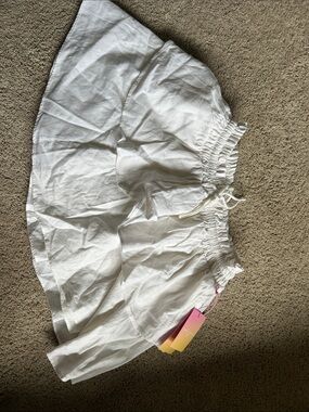Size small white ruffle skirt NWT